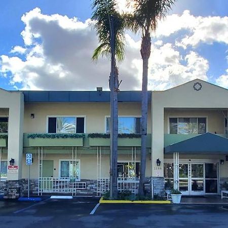 Quality Inn & Suites Anaheim At The Park Exteriér fotografie