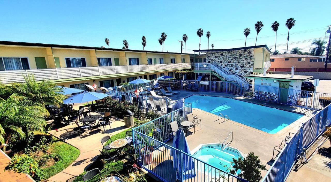Quality Inn & Suites Anaheim At The Park Exteriér fotografie
