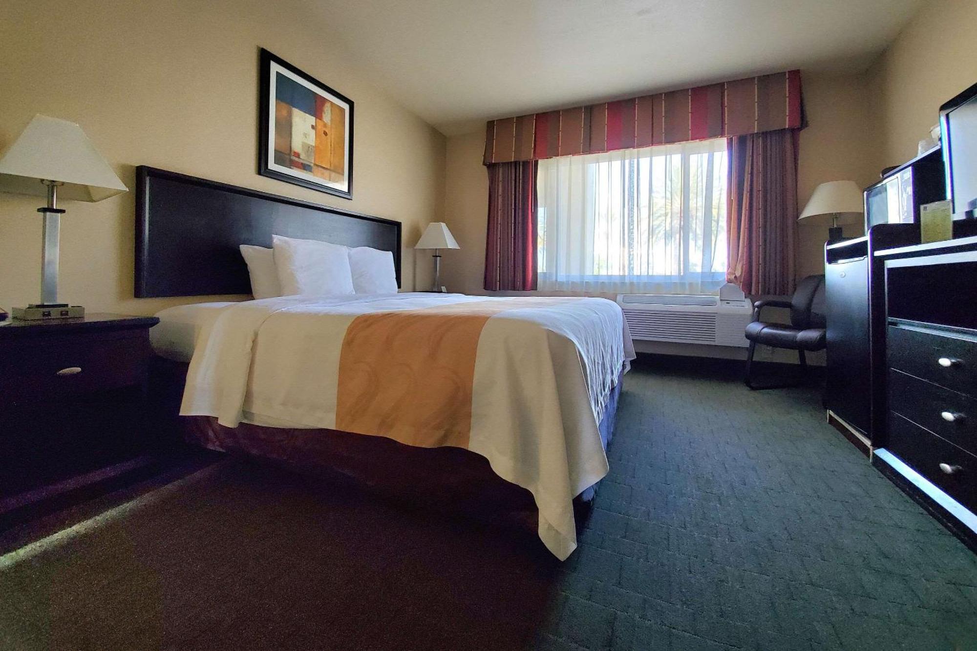 Quality Inn & Suites Anaheim At The Park Exteriér fotografie